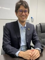 高山 陸弁護士