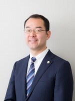 城墻 裕行弁護士