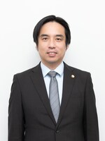 安達 祐一弁護士