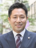 小泉 始弁護士