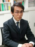 西本 昌弘弁護士