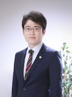 鹿室 辰義弁護士