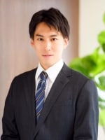 名川・岡村法律事務所 新居 裕登弁護士