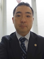 ぜぜ駅前法律事務所 富塚 浩之弁護士