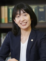 成末 奈穂弁護士