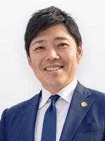 五十部 紀英弁護士