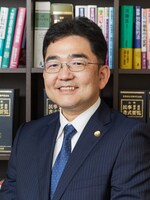 野崎 大介弁護士