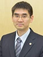 山本 亮弁護士