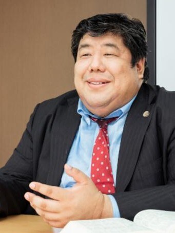 戎 卓一弁護士