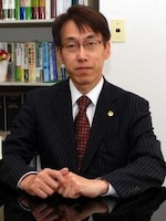 中野 頼房弁護士