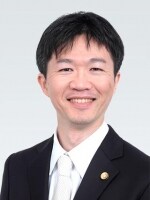 播摩 洋平弁護士