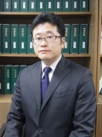 姉﨑 真人弁護士