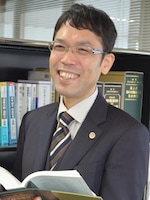 山本 哲也弁護士