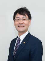 柏 真人弁護士