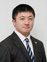 村林 優一弁護士
