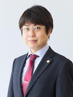 平栗 丈嗣弁護士