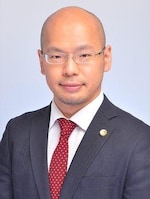 篠 共成弁護士