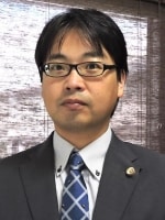 辻上 友男弁護士