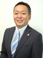 來住 崇右弁護士