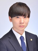 安田 頼汰弁護士