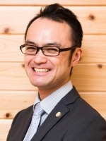 山下 南望弁護士