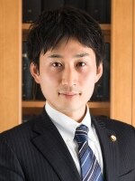 西中 宇紘弁護士