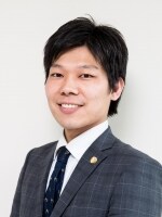 岩森 恒平弁護士
