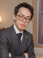 上野 祐弁護士