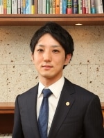 西堀 拓也弁護士