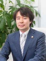 野﨑 洋平弁護士