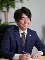 吉本 侑生弁護士