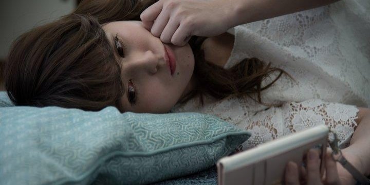 風俗店やめたのに、HPに残り続ける顔写真 契約を盾にする店に対抗するには?