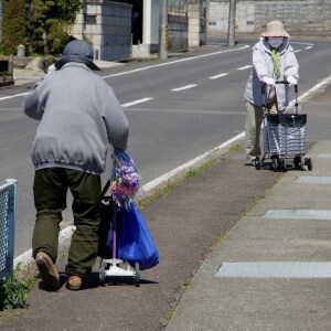 「歩行者は右側通行でしょ」老婆が激怒、そんな法律あった？　「路上のルール」を確認してみた