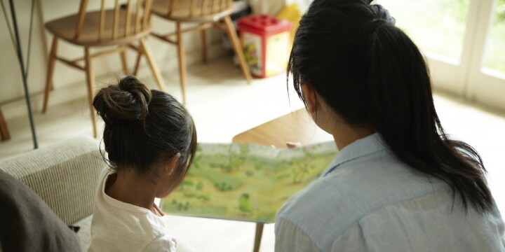 シングルマザー世帯、コロナで「収入減少」半数超 「休校で食費増えた」「困窮してます」 NPOアンケート