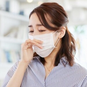 コロナにおびえて出勤「いっそ閉めてほしい…」もし感染したら労災になる？