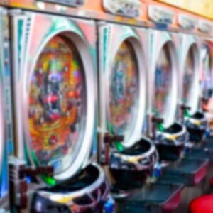 営業続けるパチンコ店「名前公表でむしろ行列」　“補償なき休業要請”の皮肉な限界