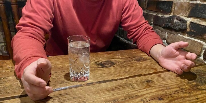 緊急事態宣言の夜、店は満席になった 新宿の居酒屋が「時短要請」を拒否する理由