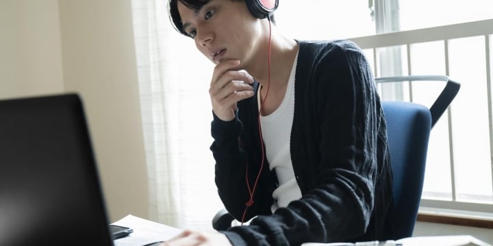 オンライン授業中、アダルトサイトが画面共有されて騒然…うっかりでも罪になる?
