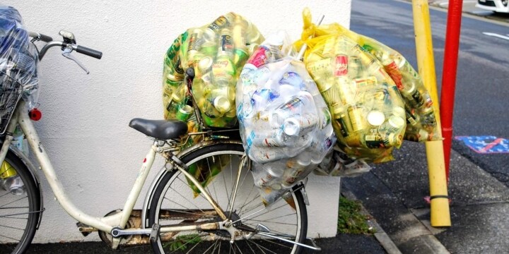 ホームレスの収入源が断たれる？ 川崎市が「資源ゴミ」持ち去り禁止条例を進めるワケ