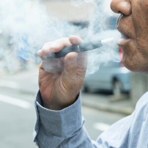 加熱式タバコの「歩きタバコ」が不快、なぜ自治体によってはOKなのか