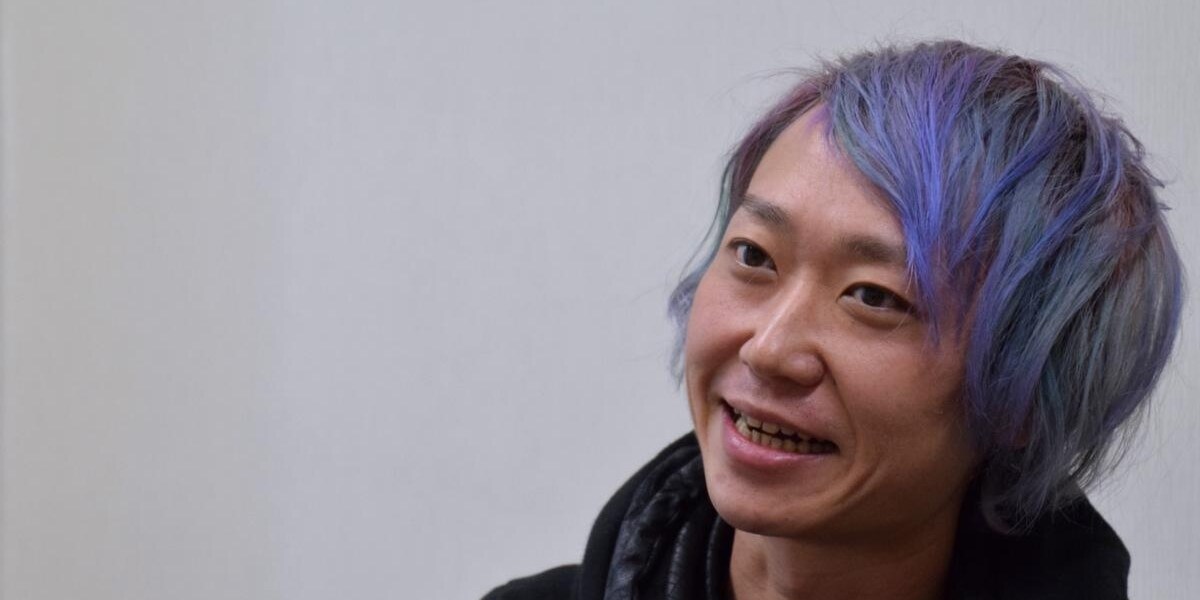 「青春時代の生きづらさは普遍的」 歌人・小佐野彈さん、性的指向に葛藤した自身を描く