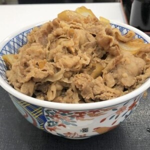 吉野家HD 「問題発言」の常務取締役を解任、「役員のコンプラ研修」を明言