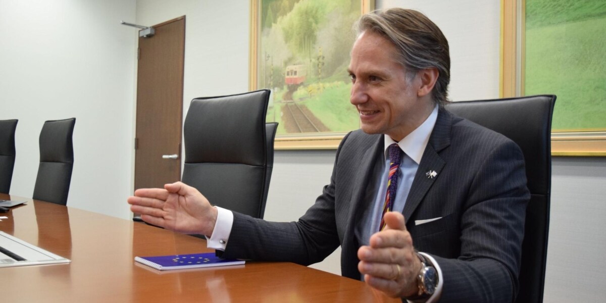 侍映画に憧れて来日したスイス法弁護士が感じた「ファンタスティックな日本社会」