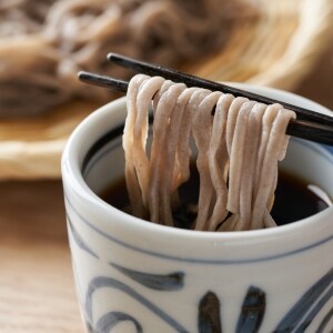 そば屋で「つゆ使い回し」入れてもないワサビの味が…店主は開き直り「忙しいとたまにあるんですよ！」