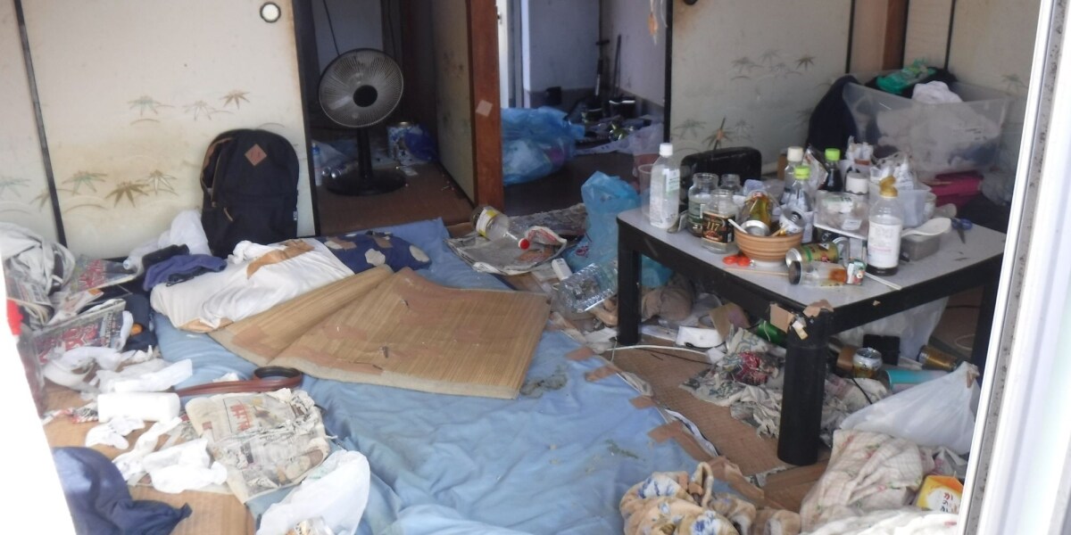 アパートの“汚部屋”住民、退去費用に200万円請求され「全額負担はおかしいです」と反論