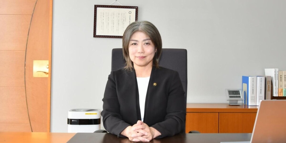 学歴詐称の疑い、伊東市長が辞職表明　問われる公選法違反と文書偽造の“Wリスク”とは