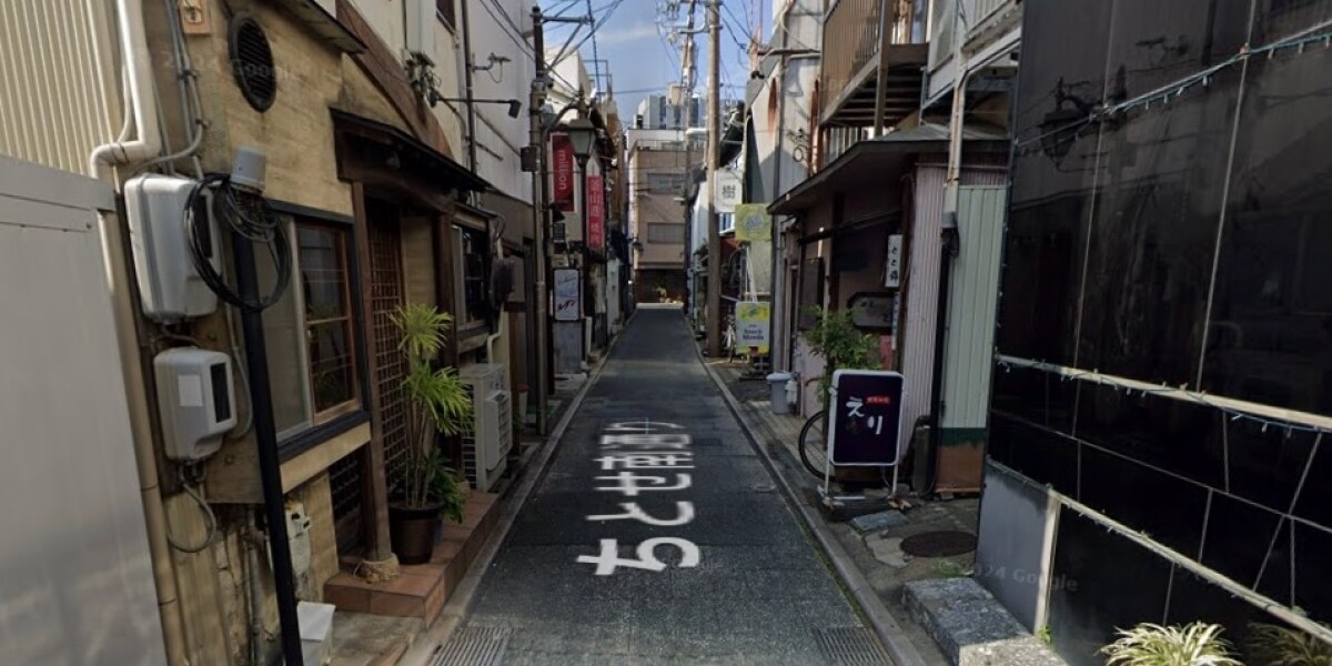 ガールズバーでまた犠牲者、常連客の「恋愛感情」引き金か？ 色恋営業と距離感の近さが招くリスク　元キャバ嬢弁護士が解説