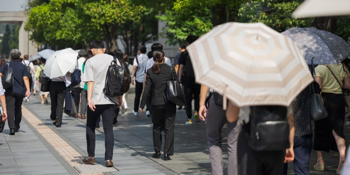 猛暑で通勤も命がけ、オフィス勤務に「暑さ手当」は必要か？屋外「現場作業」に支給する動き広がる…弁護士の見解は