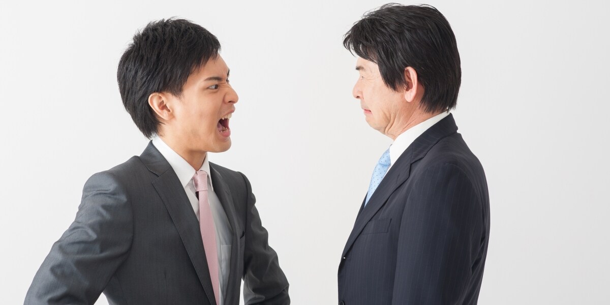 児童が泣くほど…校長を大声で叱責した20代教諭を懲戒処分、部下から上司への"逆パワハラ"はある？