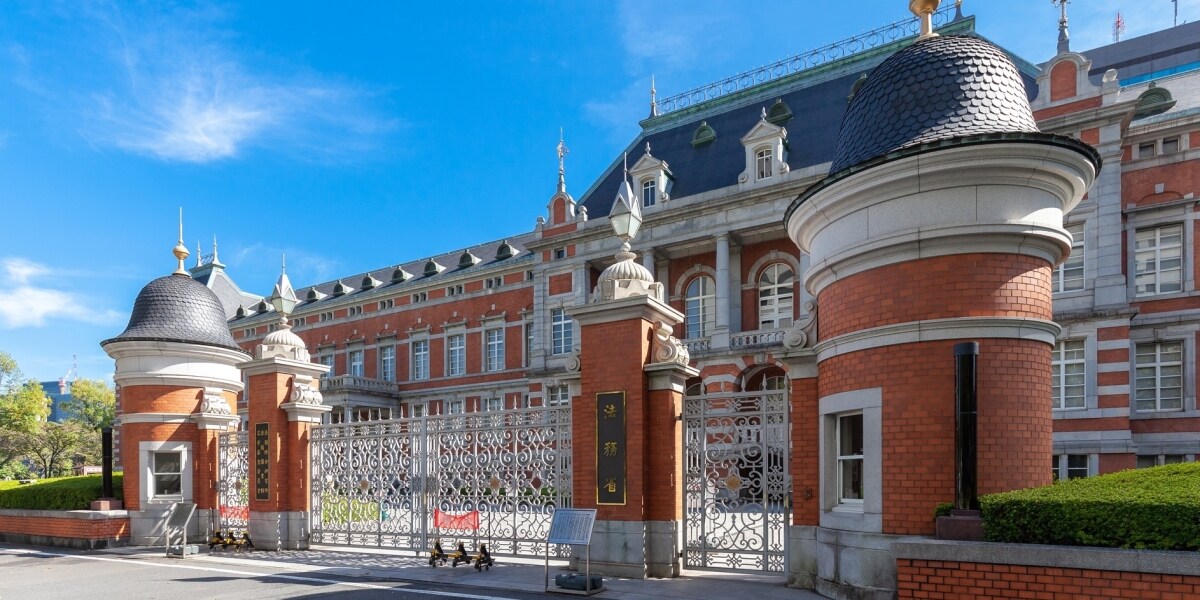 民法改正で導入「法定養育費」に賛否の声、なぜ月2万円？  法務省「暫定的なセーフティネット」